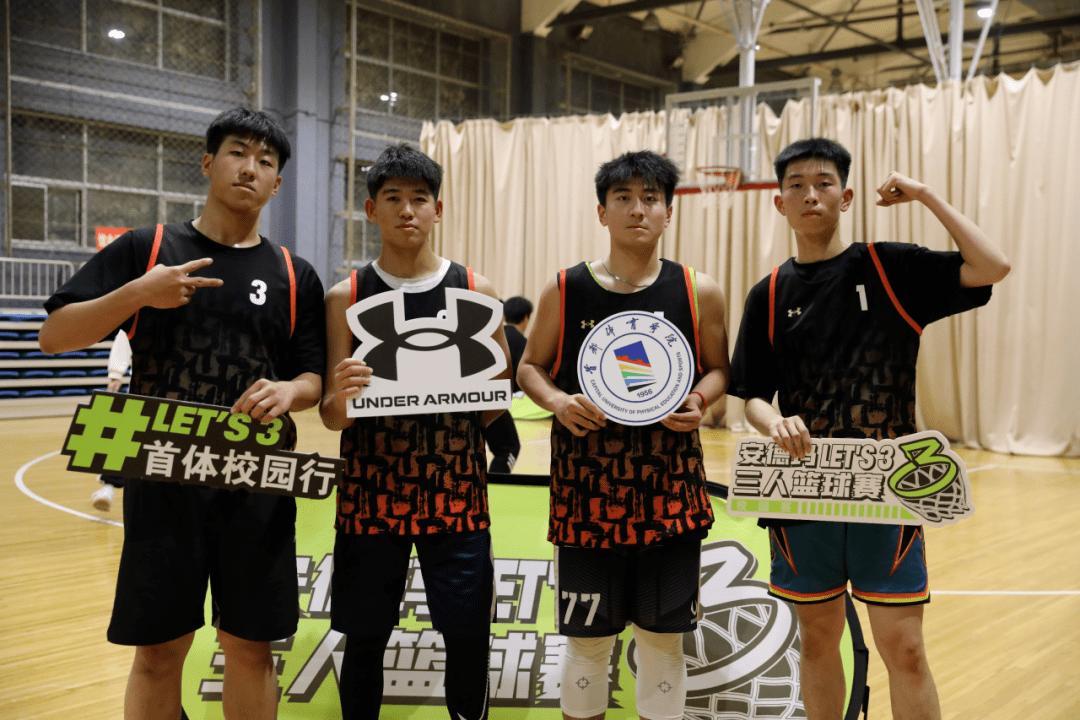 开云官方网站-FPX观众热烈欢呼！，莱万多夫斯基迎来十赛季出色发挥上演精彩一战的简单介绍